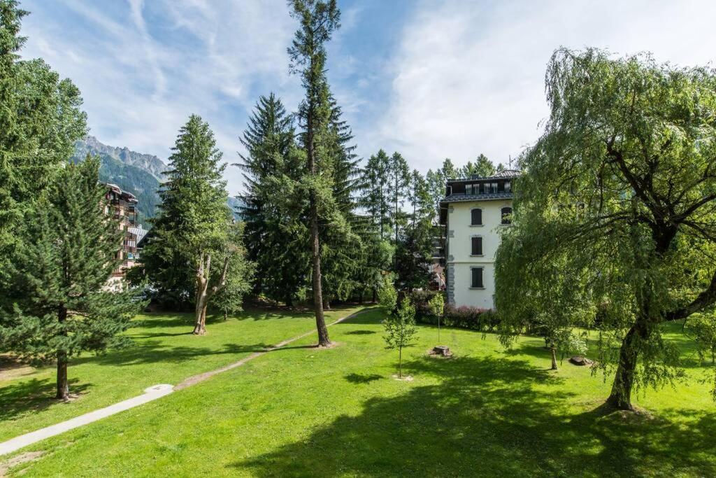 Au Coeur De Chamonix, Un Ecrin De Verdure Apartment Exterior foto