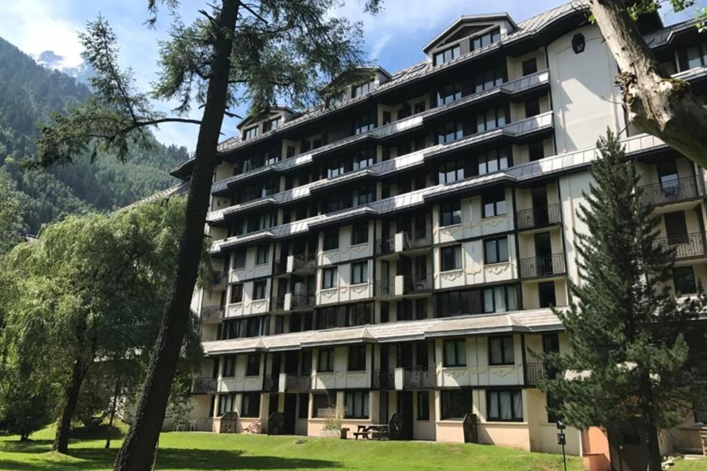 Au Coeur De Chamonix, Un Ecrin De Verdure Apartment Exterior foto